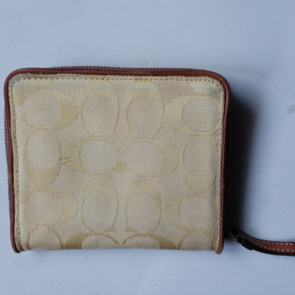 Authentic Coach wallet - Picture 2 of 7